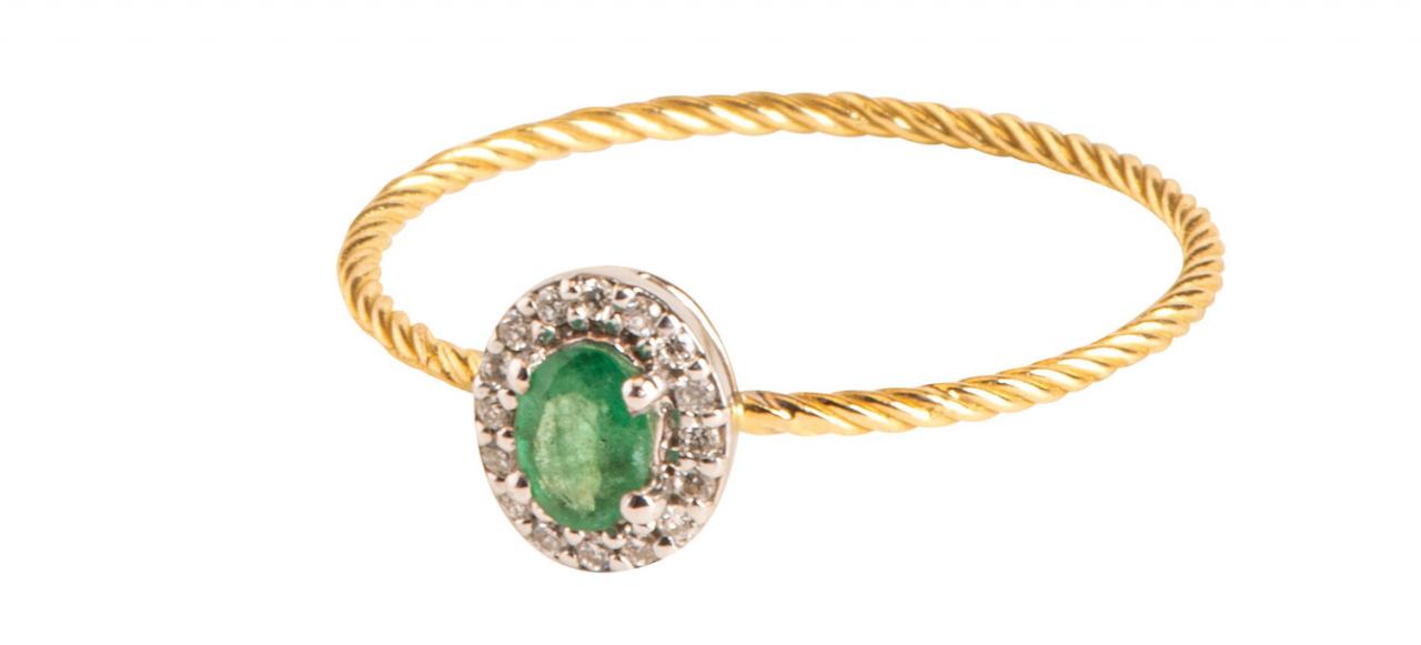 Ring uit goud met smaragd - € 880 - Wouters & Hendrix.