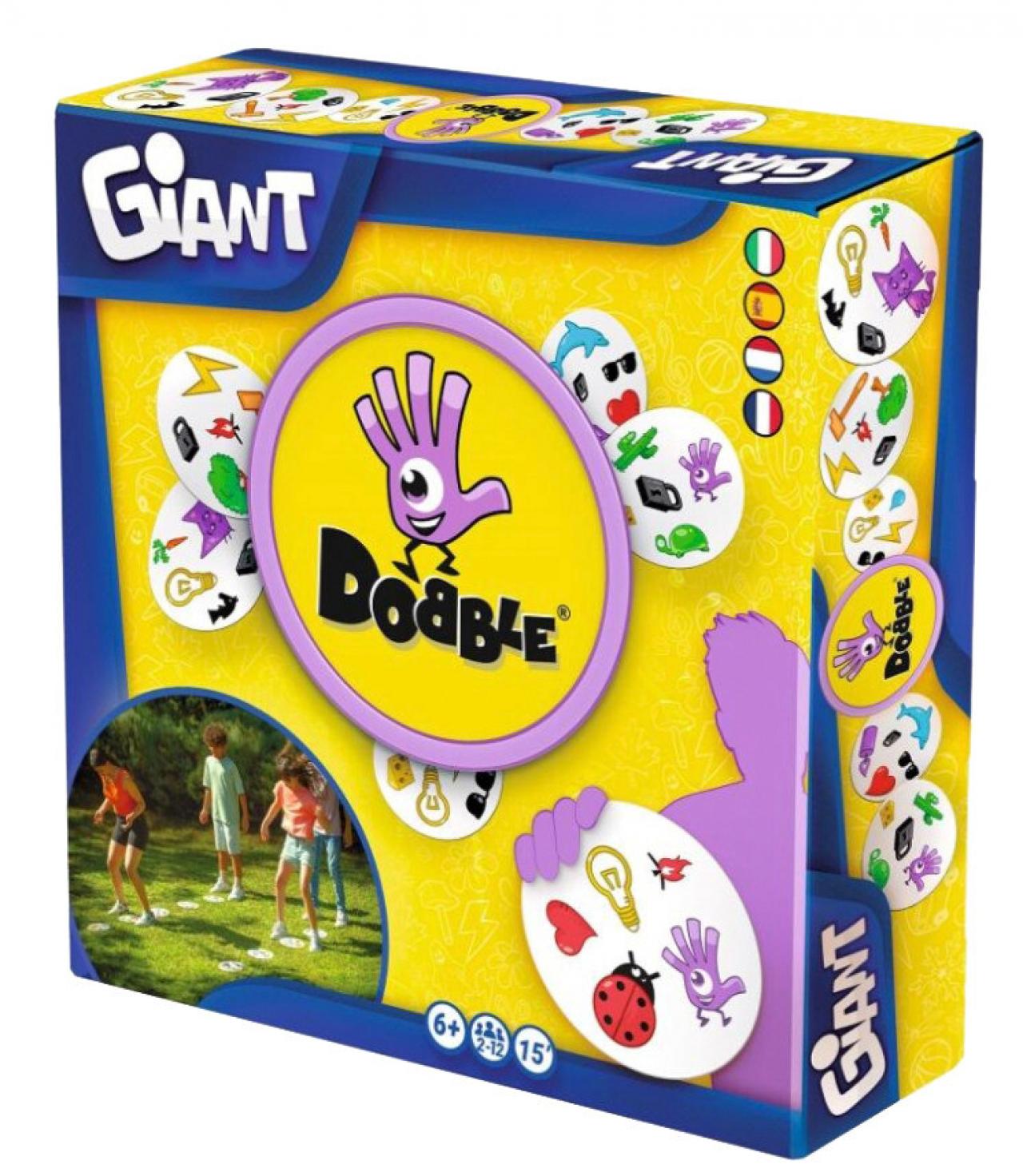 Dobble Giant -€ 24,99 - Asmodee. Reuzegrote versie van Dobble met grote plastic kaarten waarop je kan staan! Ideaal om deze zomer extra fun buiten te hebben.