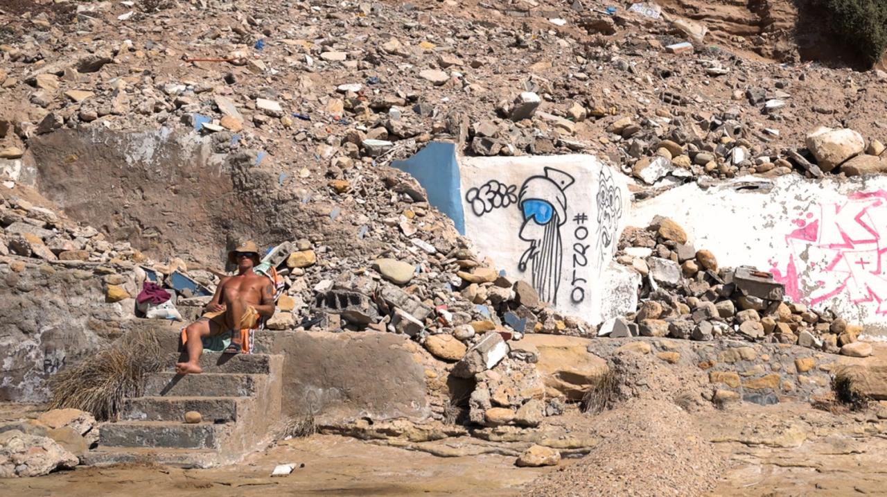 Waar eerst de strandhuisjes van Imsouane stonden, komt binnenkort een golfbaan.