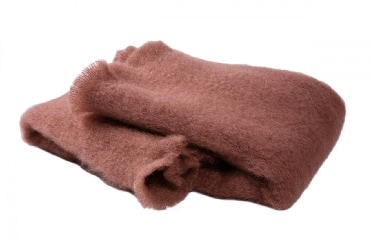 De zachtste plaid die je ooit zal voelen. Mohair blend en handgemaakt - € 309 - Marie-Marie.