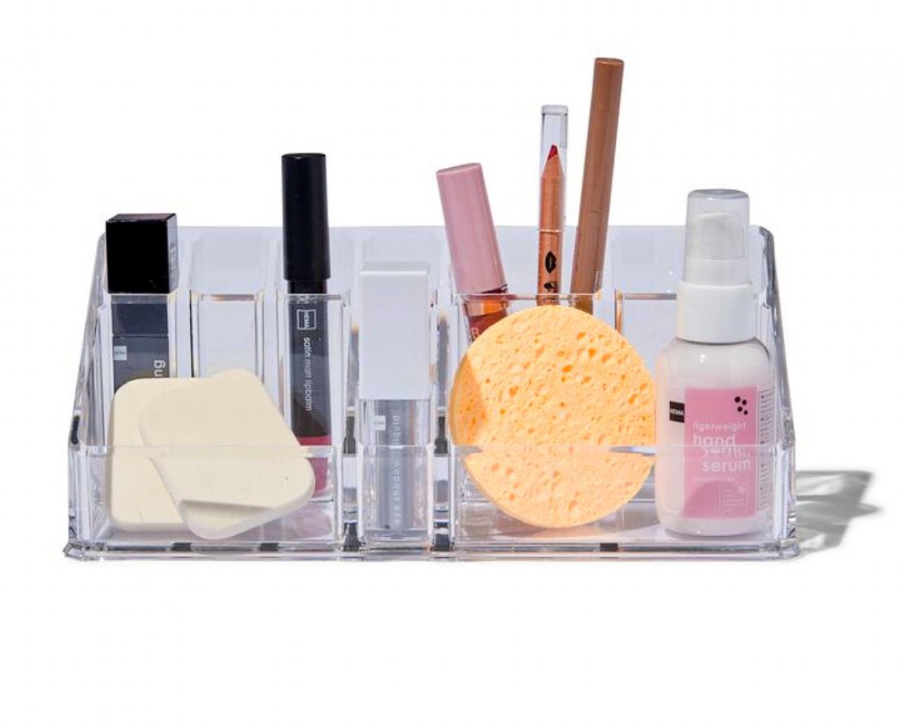 Transparante beautyorganizer uit plexiglas (10 x 22,5 x 9 cm) - € 15,99 - Hema.