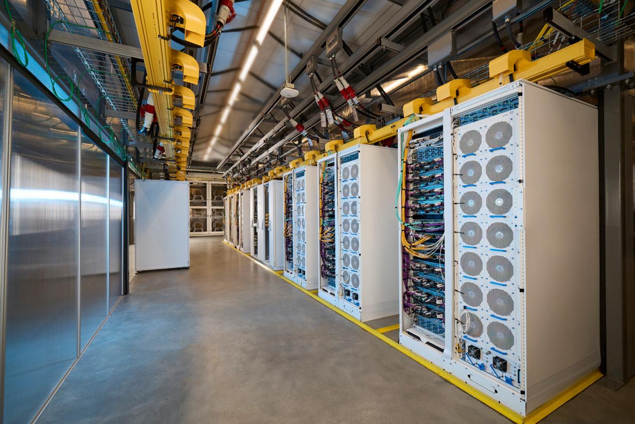 Enkele foto’s uit verschillende datacenters van Microsoft.