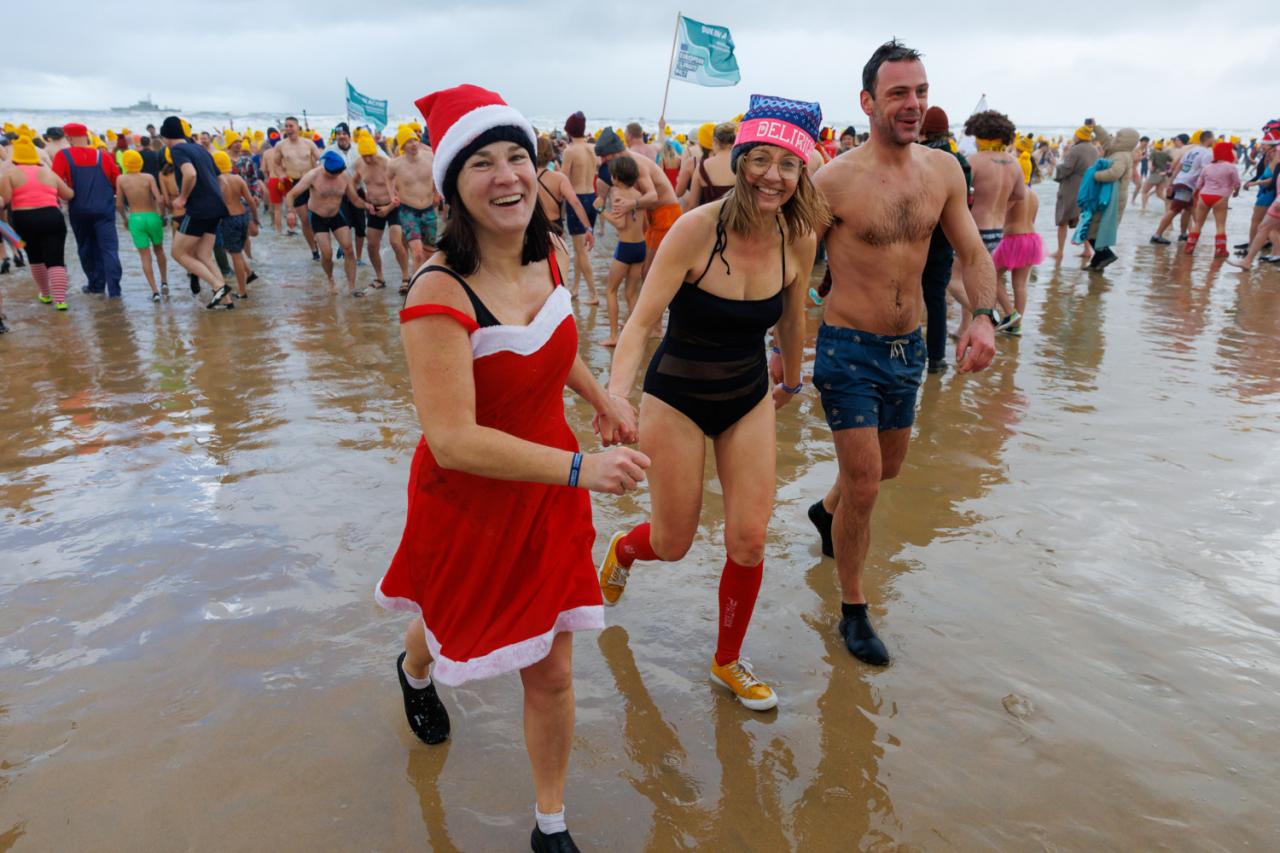 20260103 - Oostende - West-Vlaanderen: Sfeerbeeld - Nieuwjaarsduik - Kw© Foto Kurt bvba0475 / 75 39 89051 / 72 67 39info@fotokurt.bewww.fotokurt.be