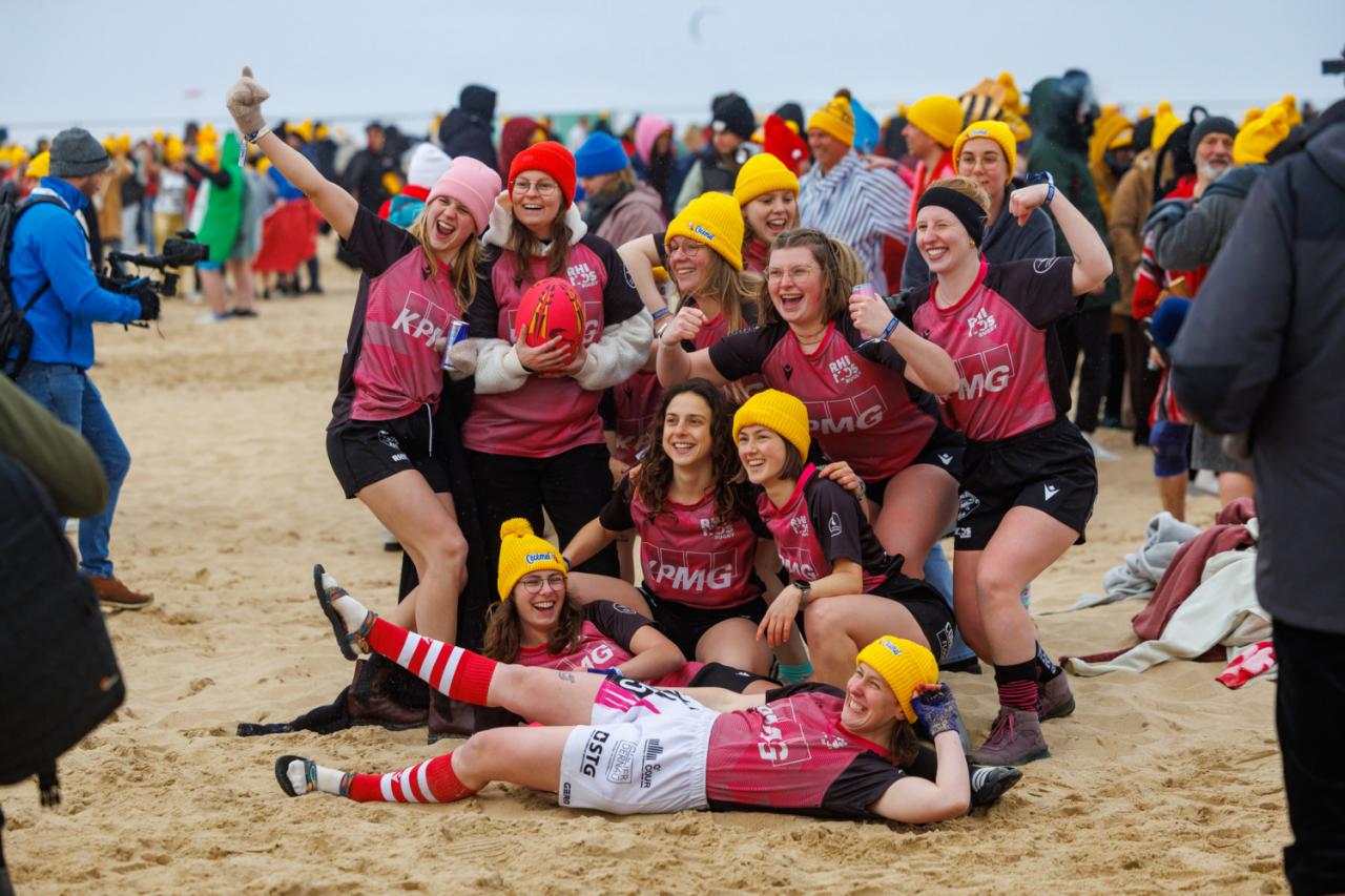 20260103 - Oostende - West-Vlaanderen: Sfeerbeeld - Nieuwjaarsduik - Kw© Foto Kurt bvba0475 / 75 39 89051 / 72 67 39info@fotokurt.bewww.fotokurt.be