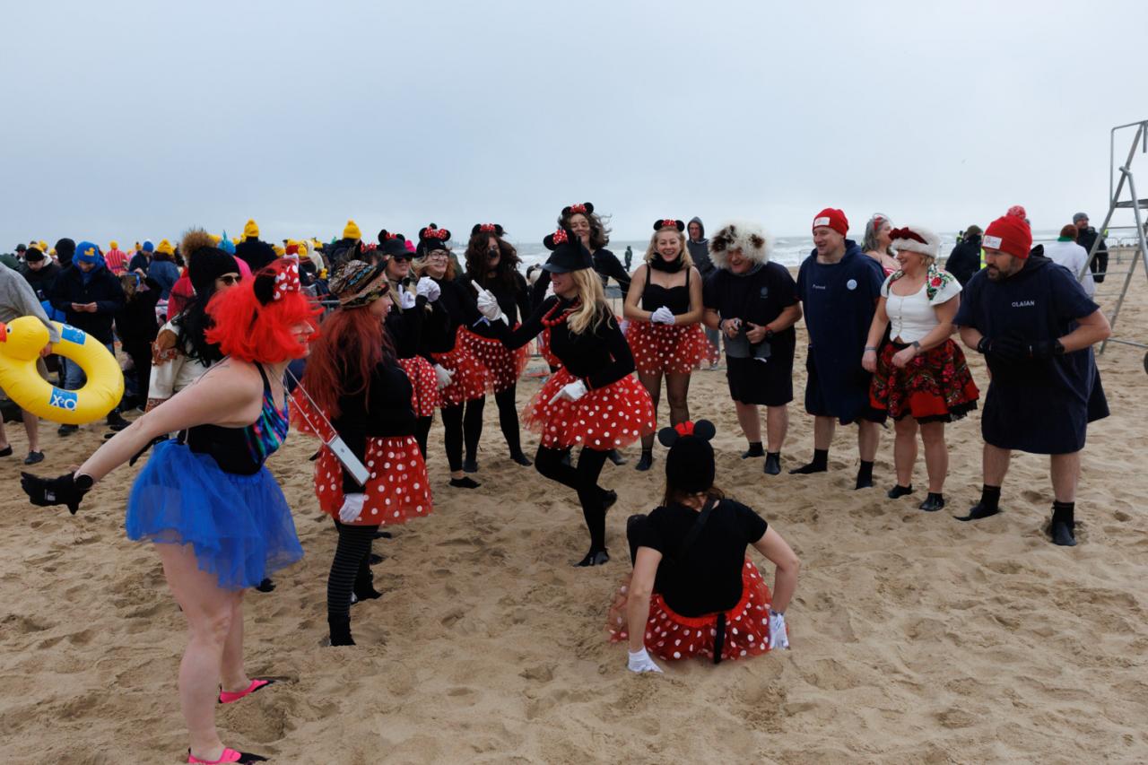 20260103 - Oostende - West-Vlaanderen: Sfeerbeeld - Nieuwjaarsduik - Kw© Foto Kurt bvba0475 / 75 39 89051 / 72 67 39info@fotokurt.bewww.fotokurt.be