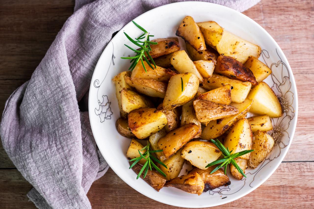 Aardappelen - Hoef je niet te schillen… - … maar als je het liever wel doet, kan je nog altijd chips maken van de schillen!