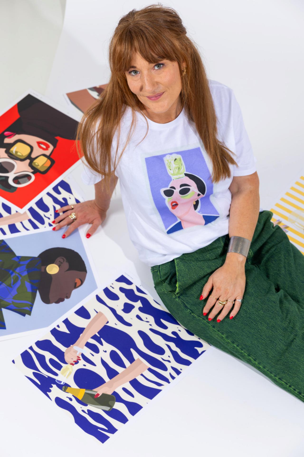 Illustrator Klaartje Busselot ontwierp voor het Belgische CKS een reeks sweaters en T-shirts. Kleurrijk en fun!