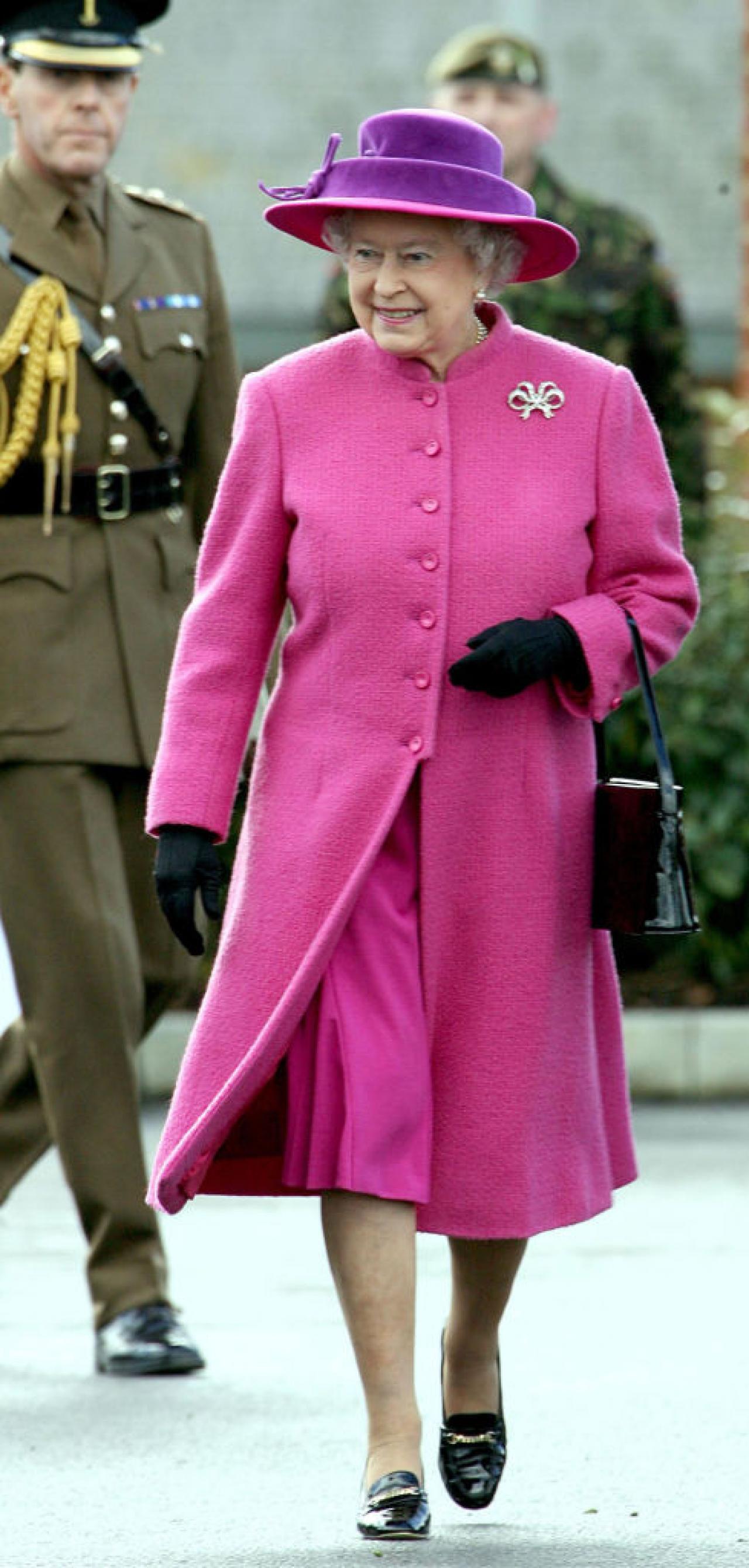 Elizabeth II inspecteert de troepen, 2007. (c) Getty