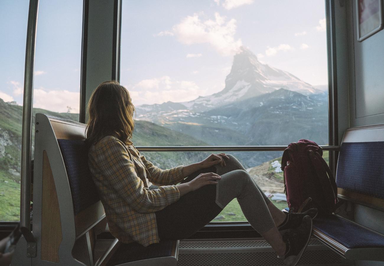 Le voyage solitaire chez les femmes, une forme d'émancipation ? : Femme  Actuelle Le MAG