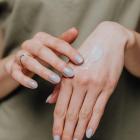 Ces vernis colorent vos ongles tout en prenant soin d'eux