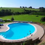 Un studio avec piscine