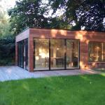 Un chalet en bois dans la nature