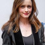 La raie au milieu un brin destructurée de Alexis Bledel