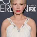La coupe pixie avec mèche sur le côté de Michelle Williams