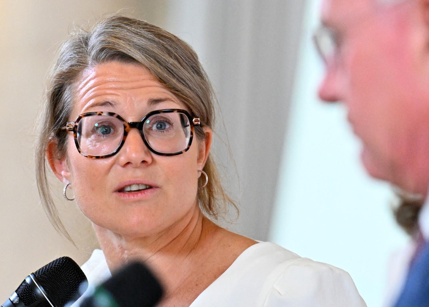 Anneleen Van Bossuyt (N-VA), minister van Asiel en Migratie, tijdens debat over asielopvang in België