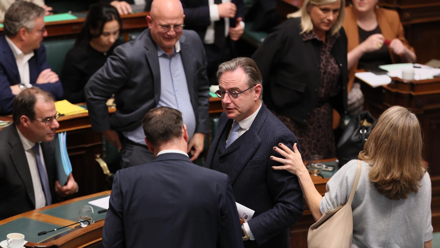 Foto van premier Bart De Wever van de N-VA in de Kamer op donderdag
