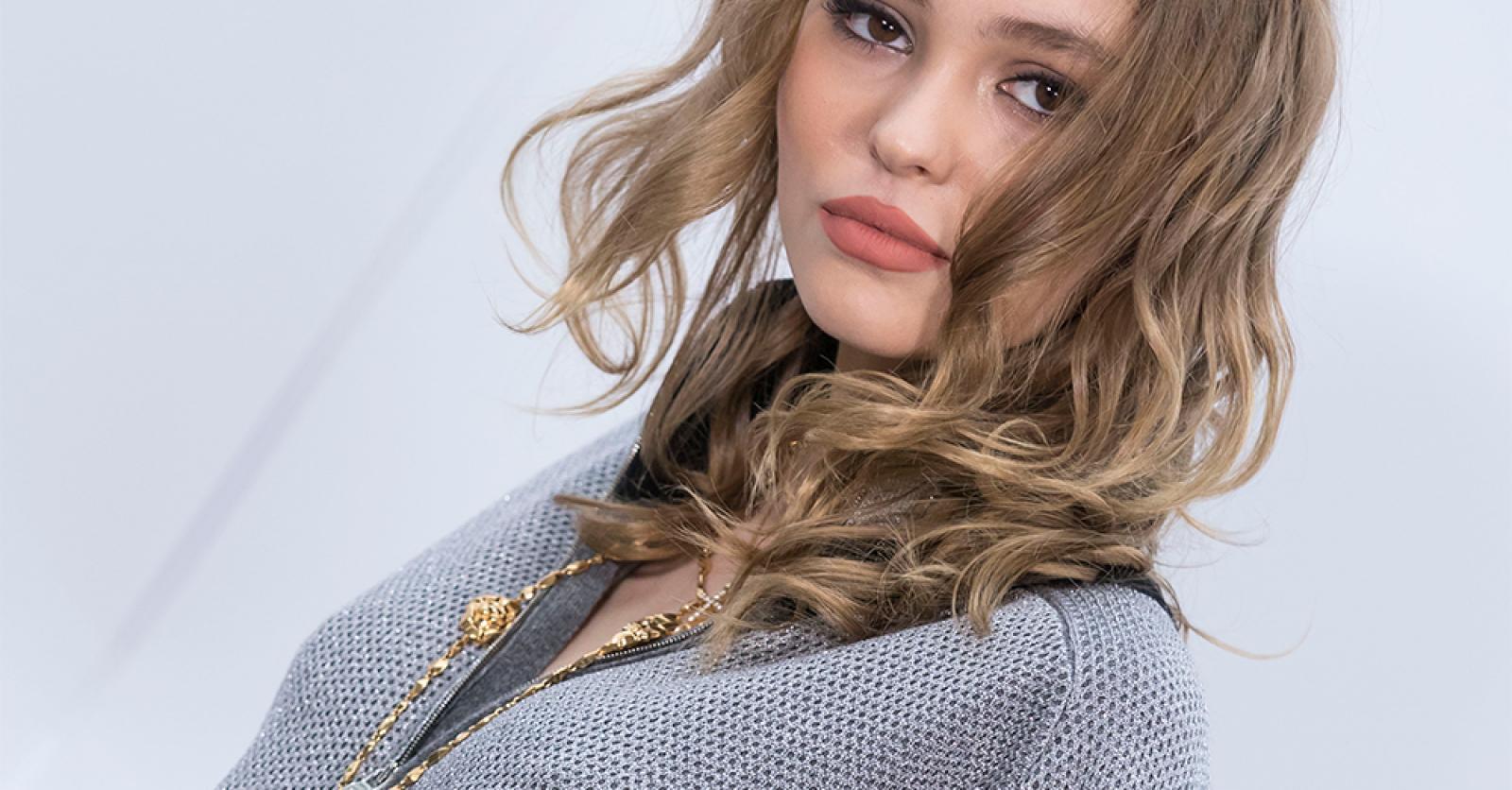 BIZAR Lily-Rose Depp zou seksscènes met haar papa moeten spelen in nieuwe film