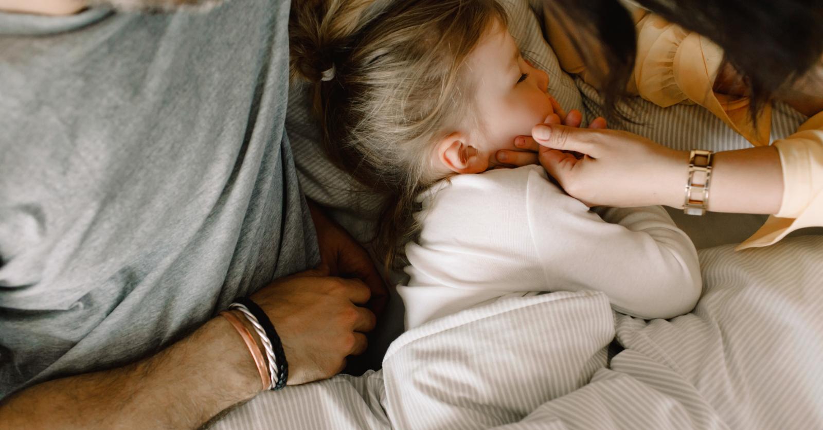 Troubles du sommeil chez l'enfant : telle mère, tel(le) fils-fille !