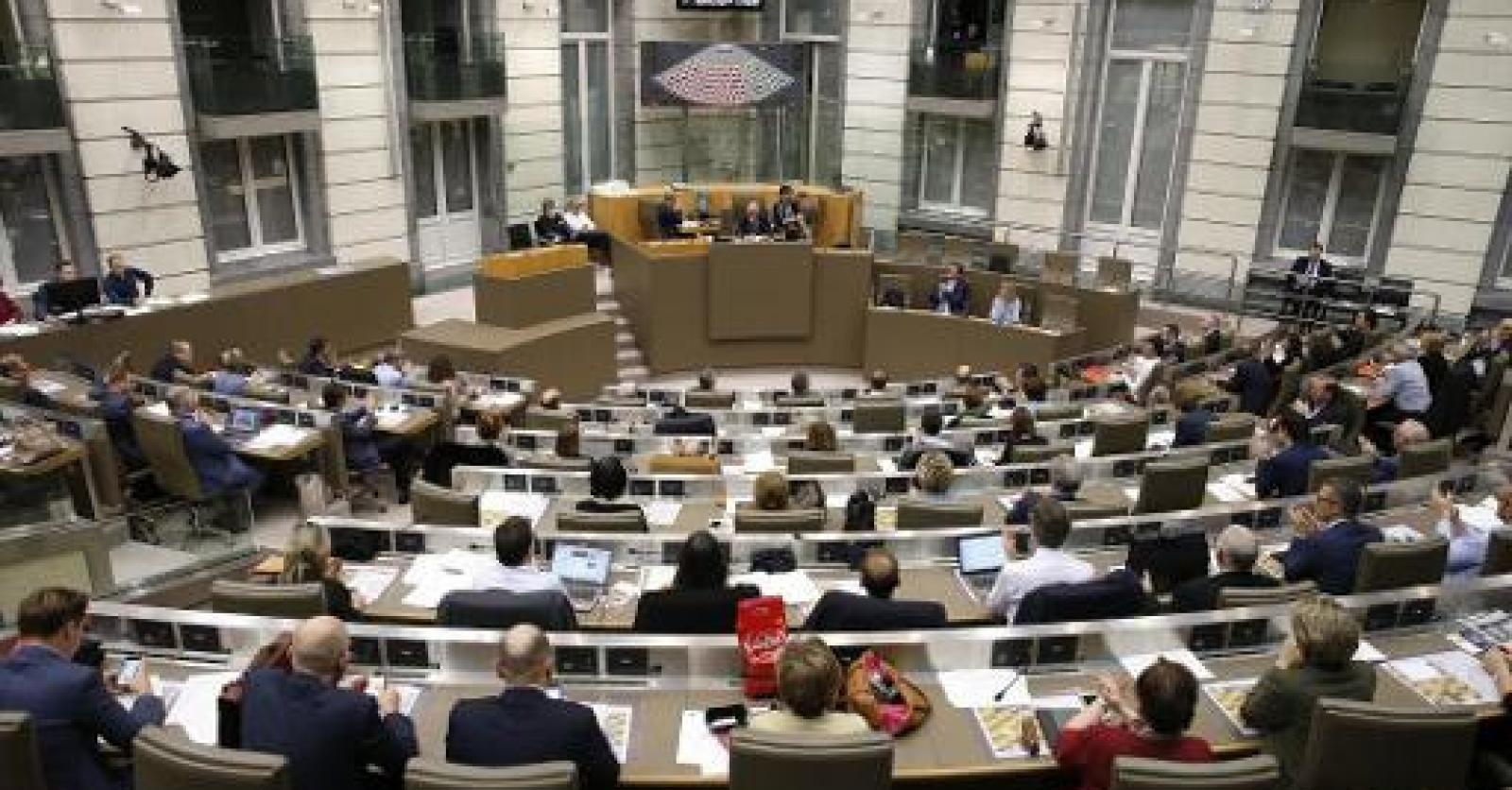 Iedereen blijft zitten waar hij zit in het Vlaams Parlement