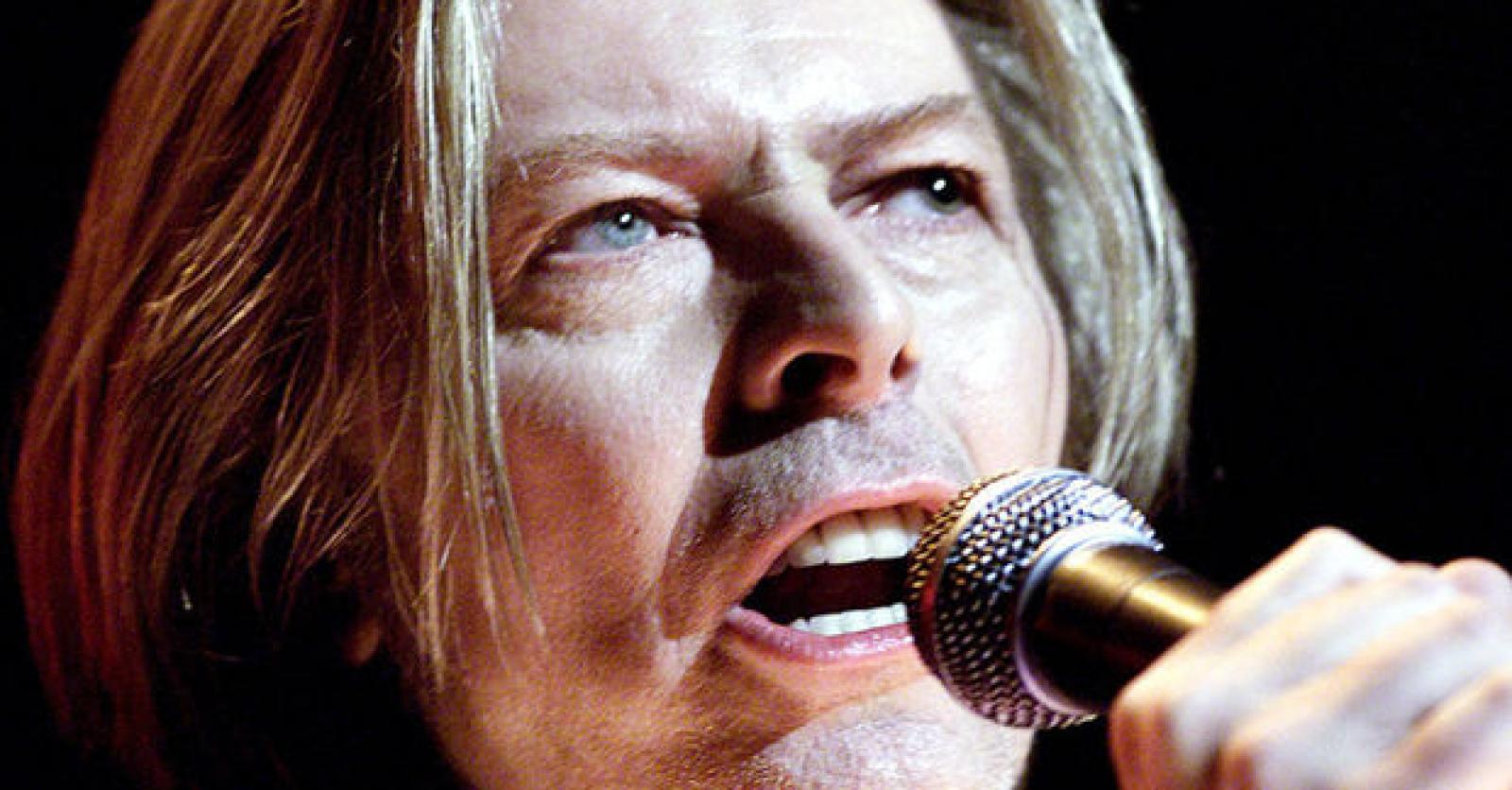 Waarom David Bowie twee verschillende ogen leek te hebben