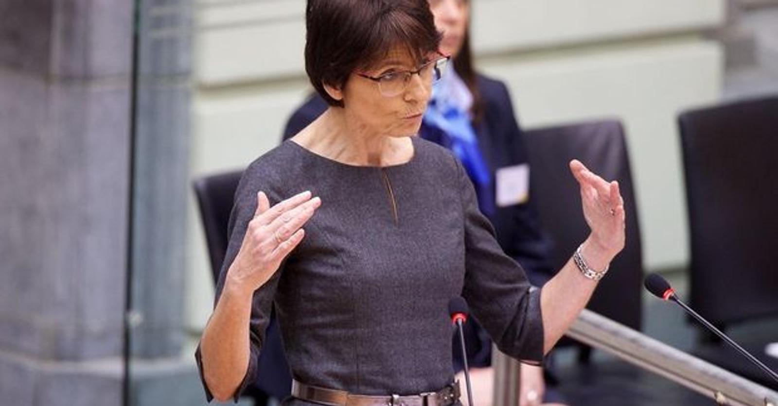 Detachering: 'Wat betekent de gele kaart voor Marianne Thyssen?'