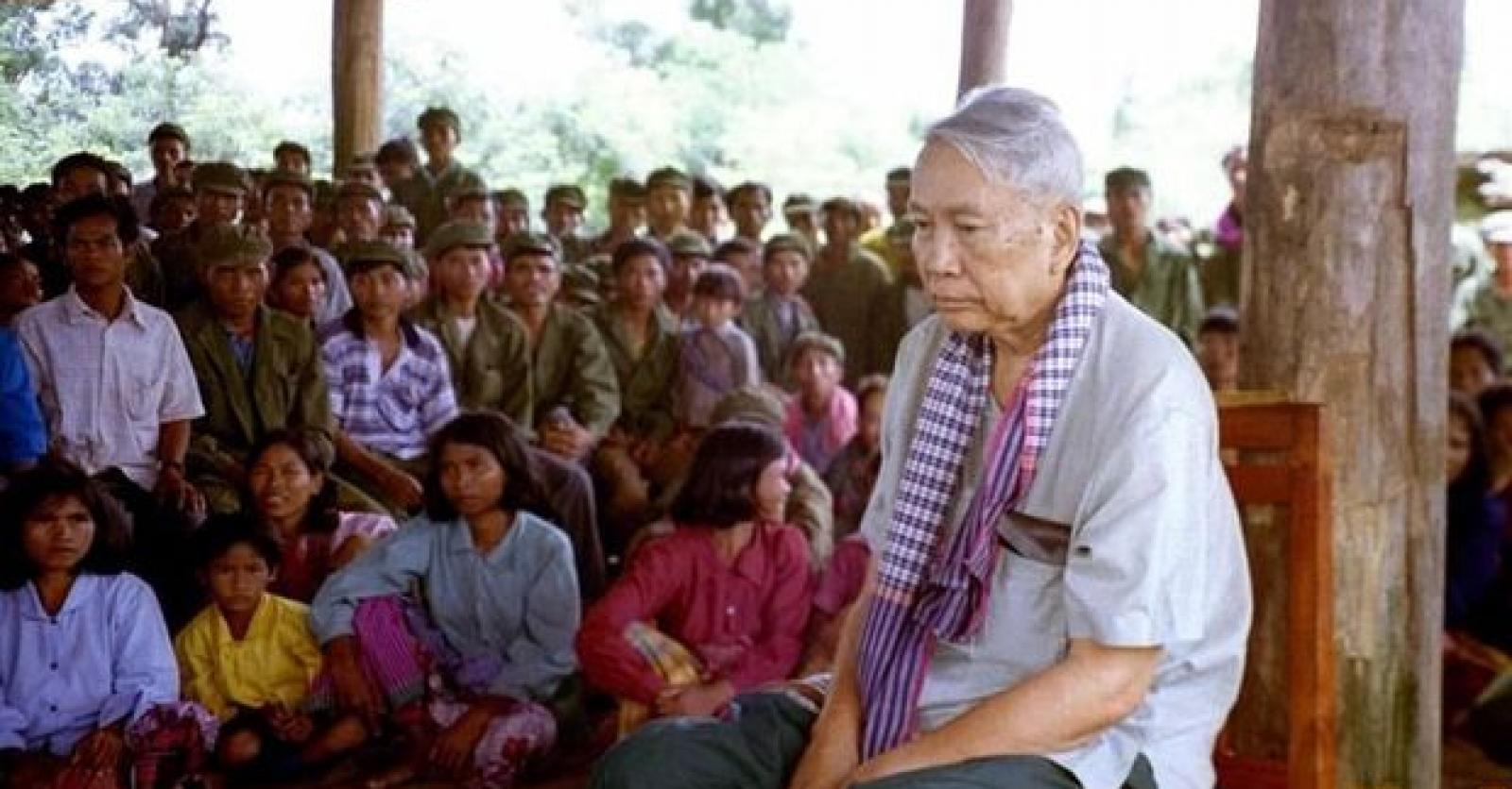 Камбоджийский диктатор пол пот. Пол пот диктатор. Камбоджийский диктатор пол пот. Соотнесите китай пол пот. Соотнесите китай пол пот.