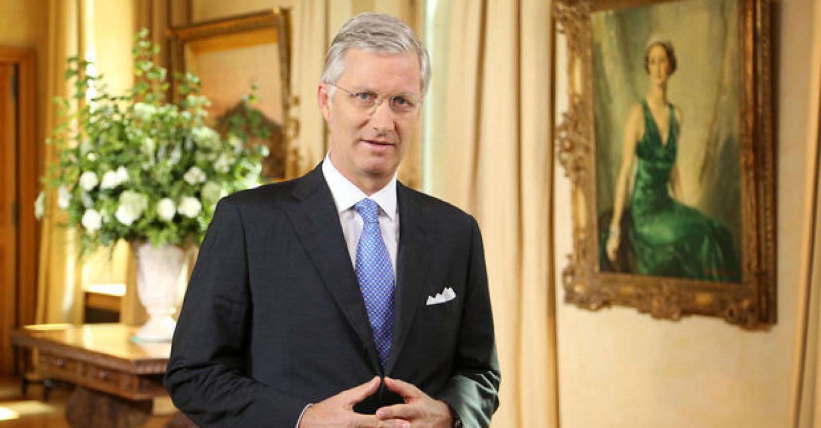 Koning reikt tien adellijke titels en evenveel hoge eretekens uit