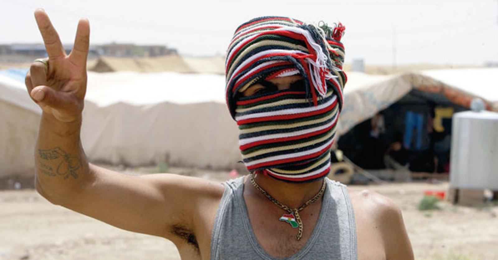 DE KOERDEN TUSSEN TWEE VUREN