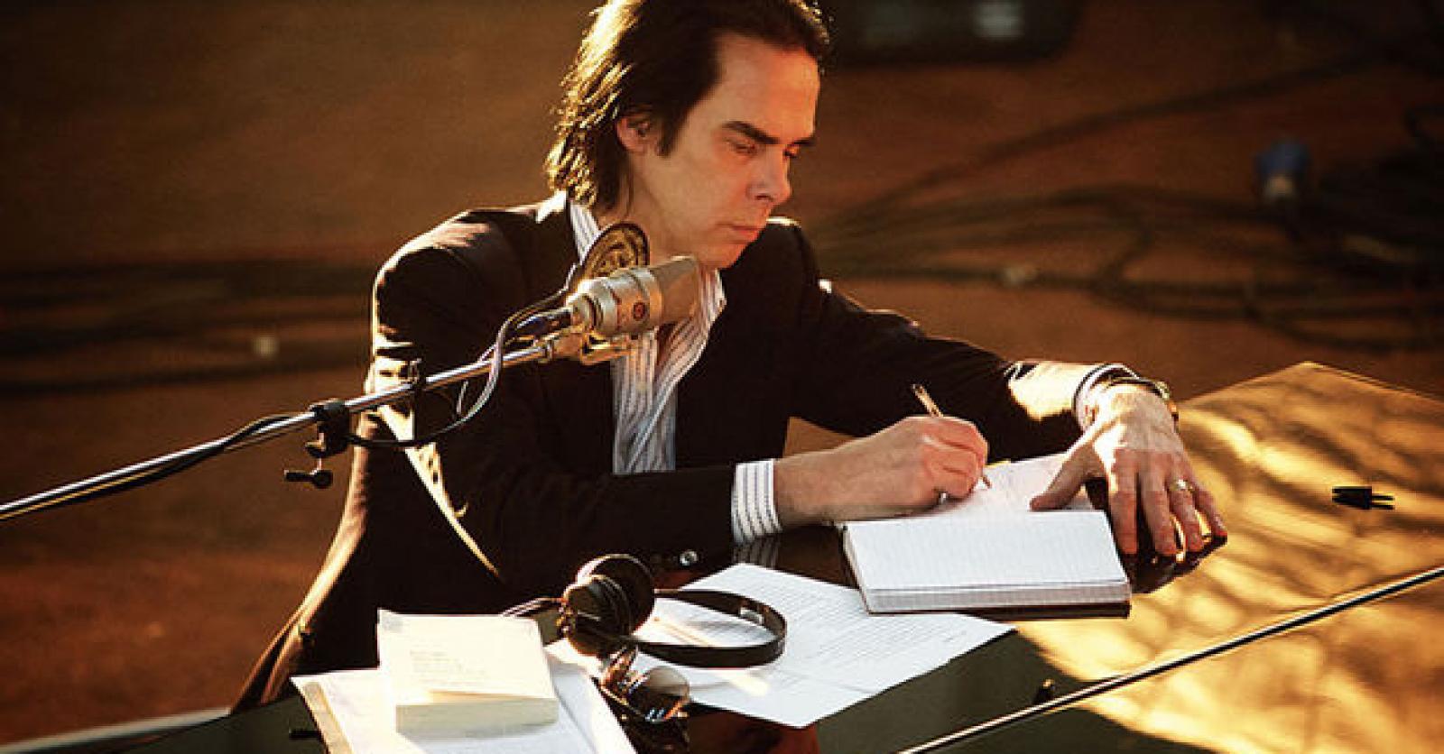 'Nick Caves Red Hand Files is een warm bad vol mooie woorden, wijze