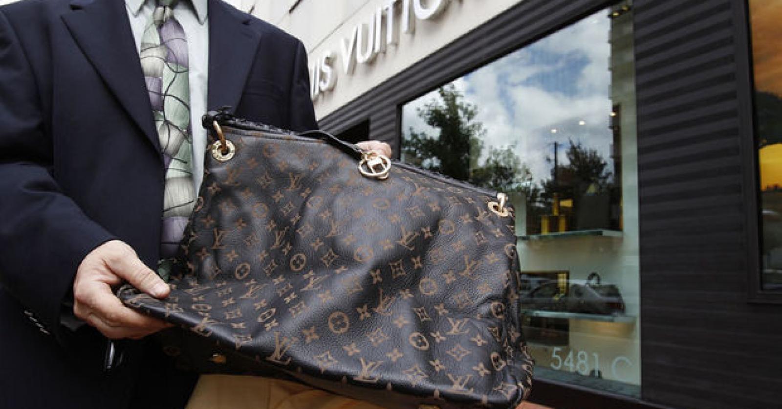 Contrefaçon : Vuitton attaque des commerçants chinois qui