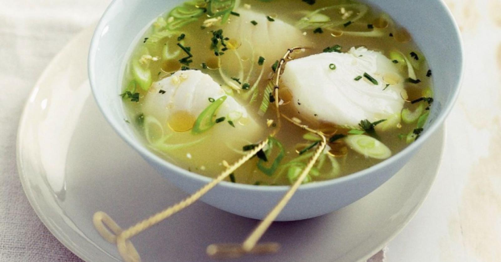 Oosterse bouillon met kabeljauw