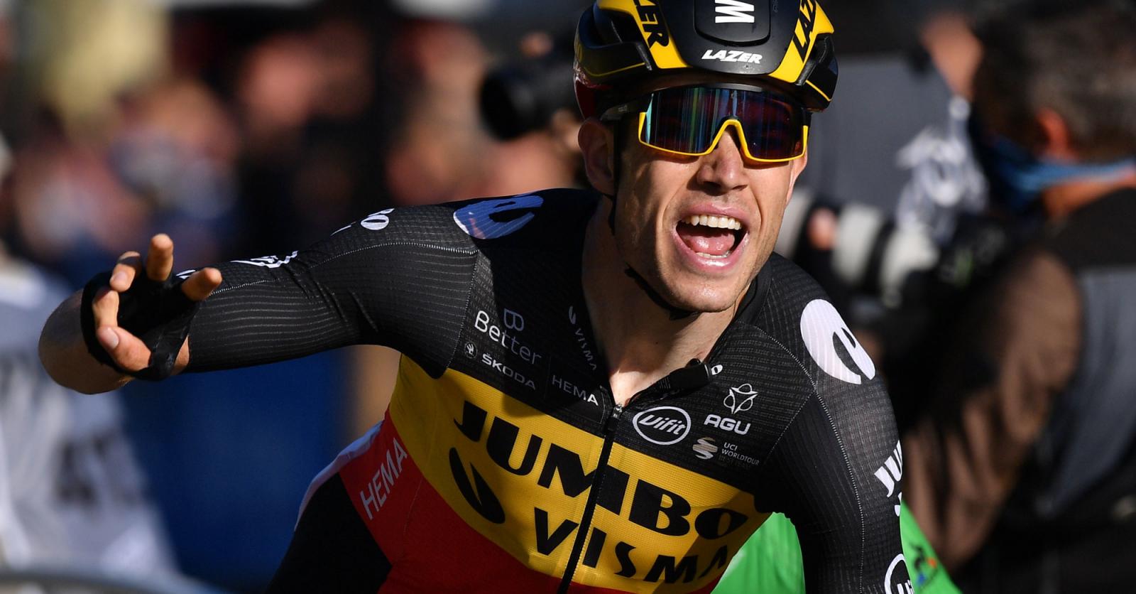 Tour De France Wout Van Aert S Impose Sur Les Champs Elys Es Tadej