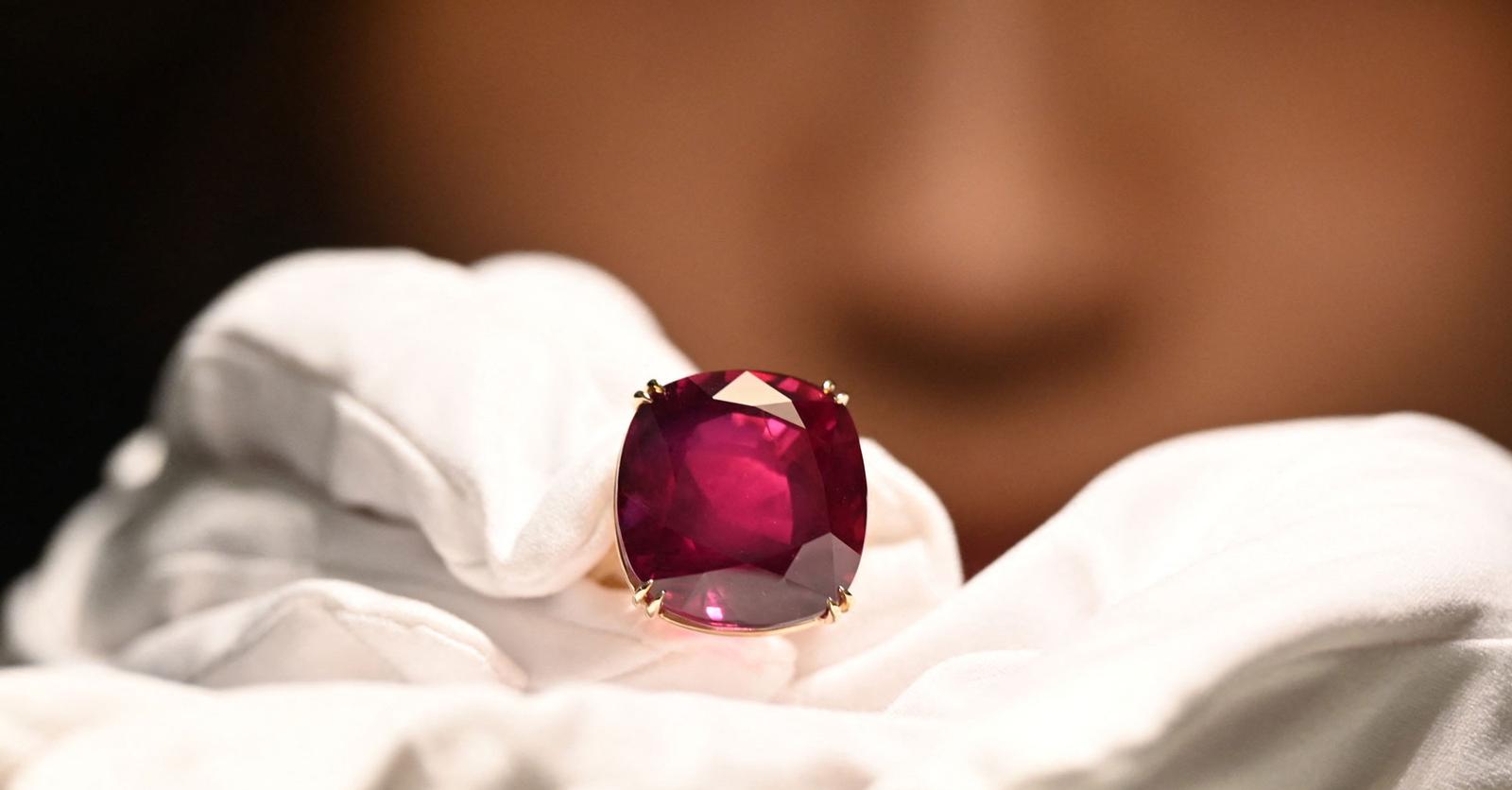 Le Rugbis Un rubis géant vendu à plus de 34,8 millions de dollars - Trends-Tendances