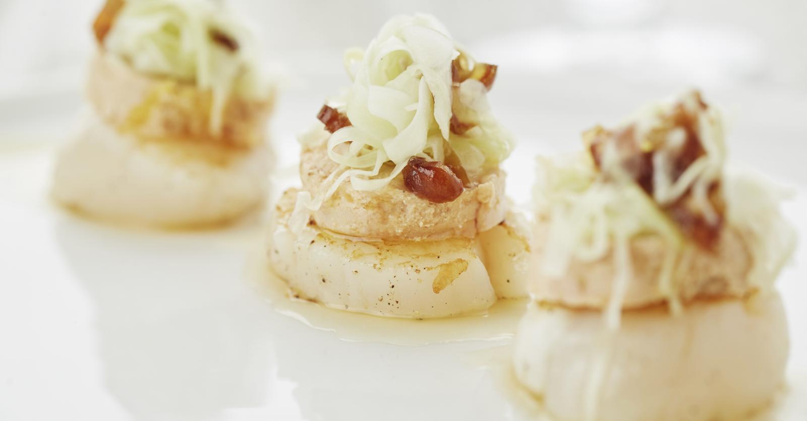 Recept Foie Gras Met Sint Jakobsvruchten Wittekool En Saus Van Witte Port