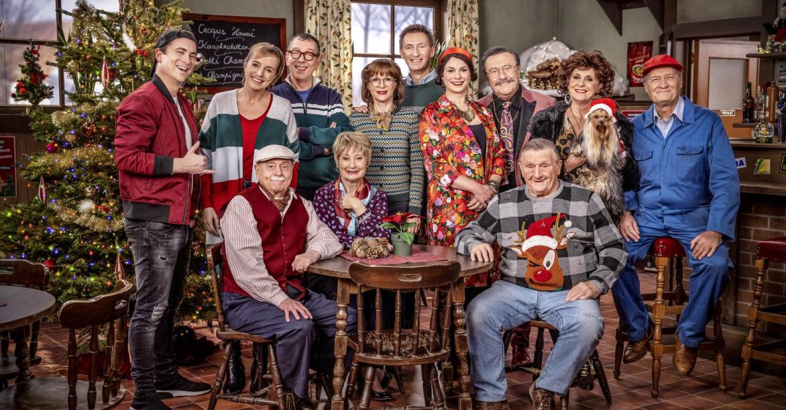 Cast en crew blikken terug op het succes van F. C. De Kampioenen. Carry