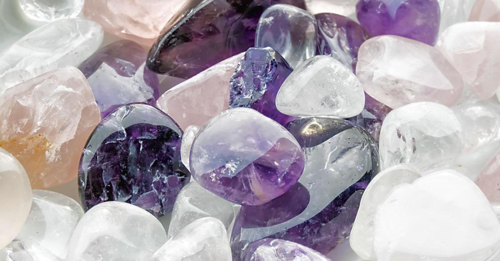 Echte stenen, valse krachten - Plus Magazine