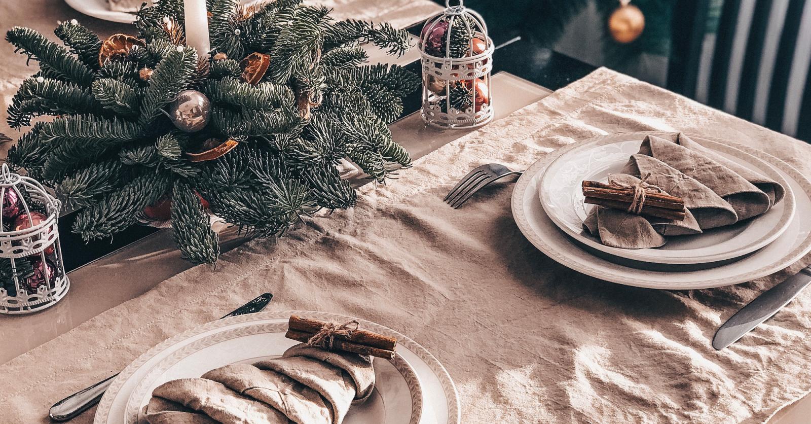 5 astuces : être dans la tendance déco de table pour Noël - Mariloo