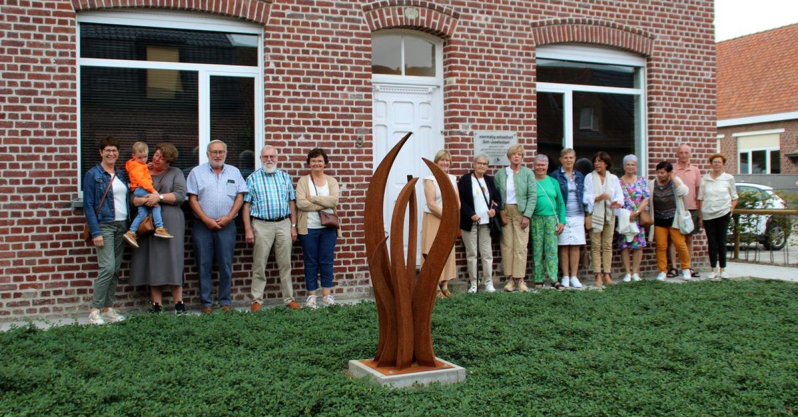 15 oudleerkrachten herbeleven namiddag op school in Vlamertinge KW.be