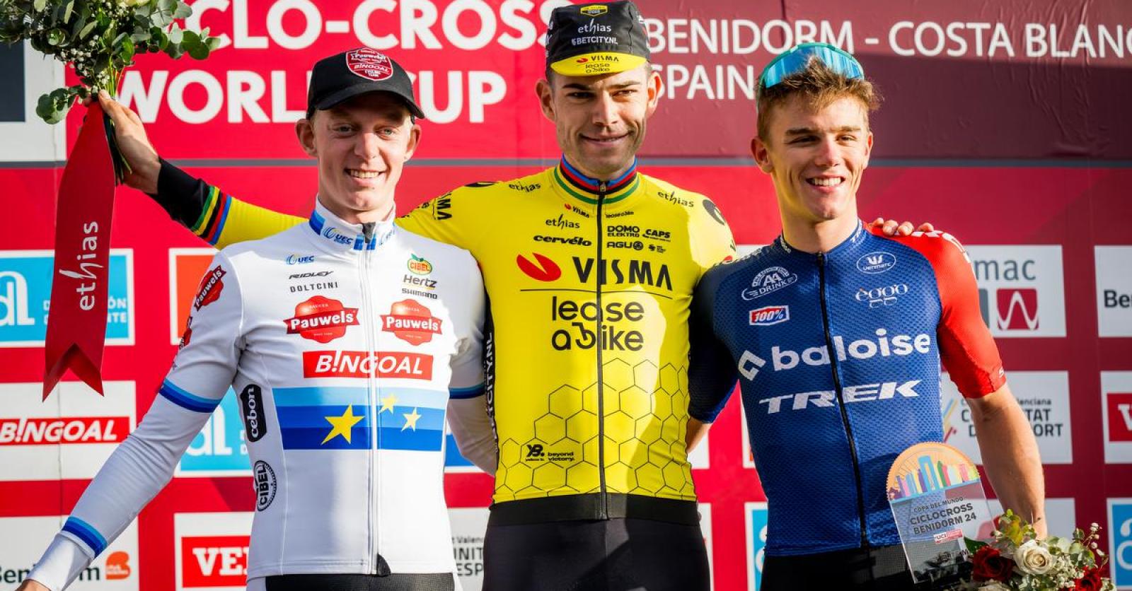 Michael Vanthourenhout als tweede over de meet in wereldbeker