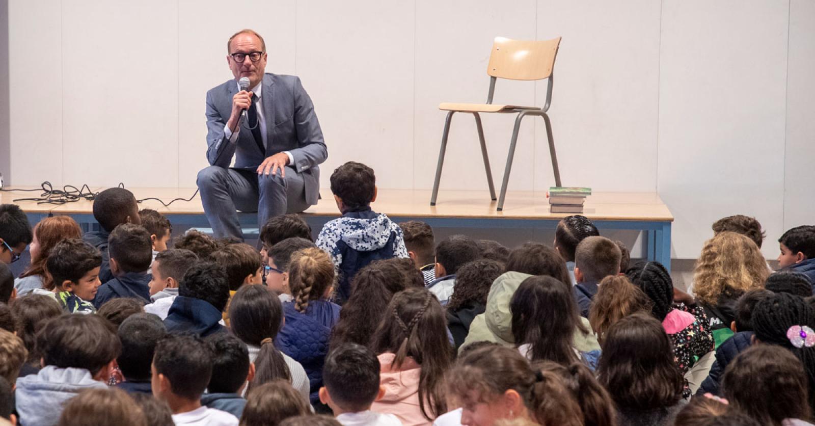 ‘Hoog tijd dat we kijken naar wat de minister van Onderwijs doet en