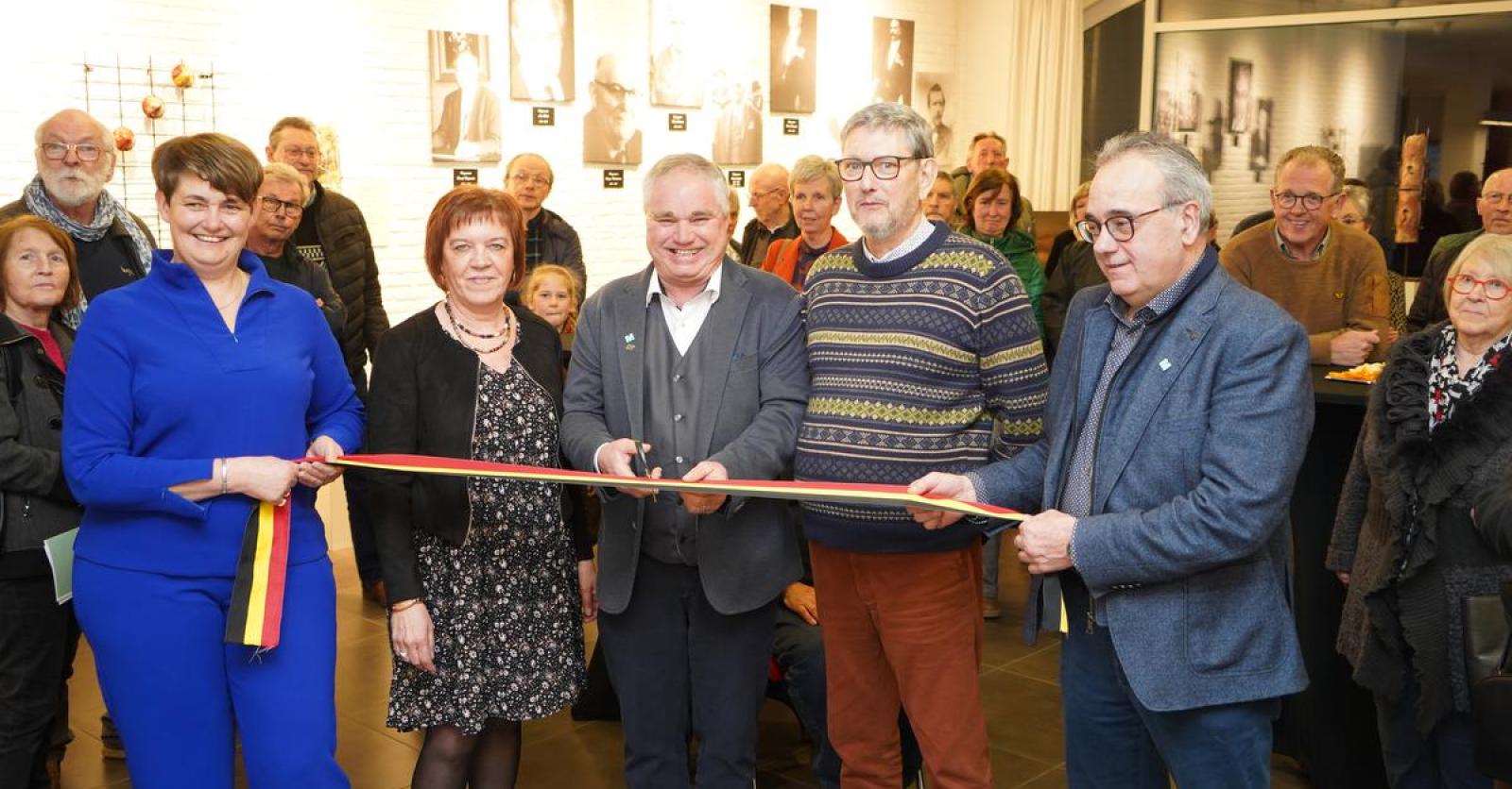 Boeiende tentoonstelling in het gemeentehuis van Meulebeke KW.be