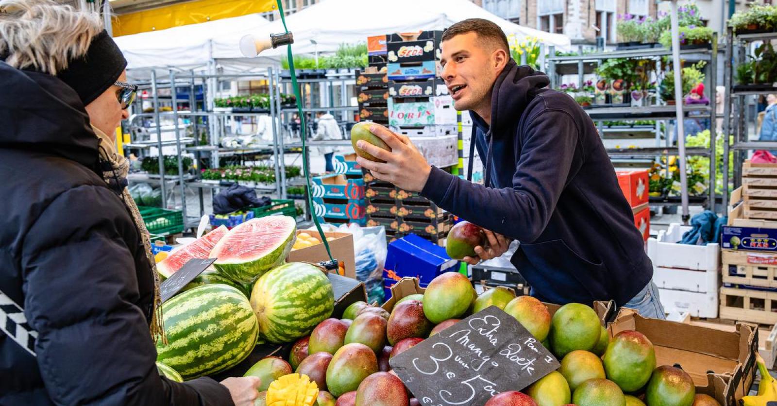Elke week stopt een marktkramer: provincie wil negatieve trend keren