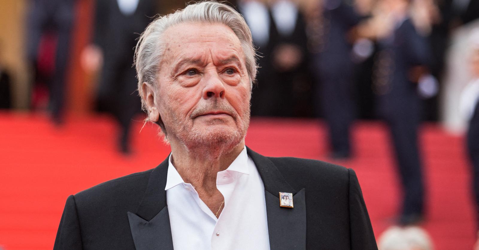 Alain Delon placé sous 