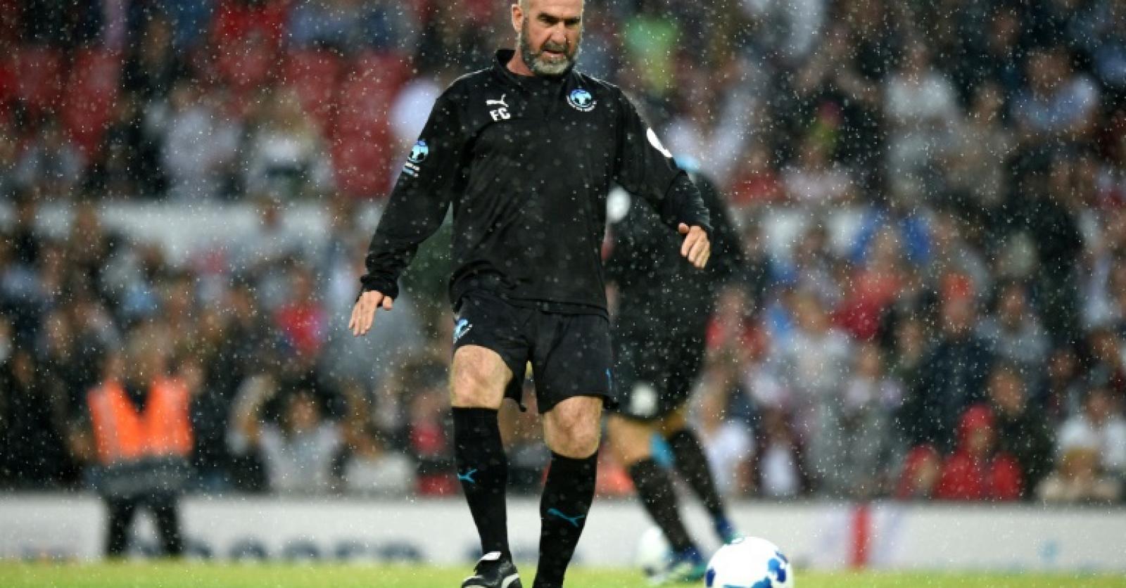 Eric Cantona, lauréat du Prix du président de l'UEFA