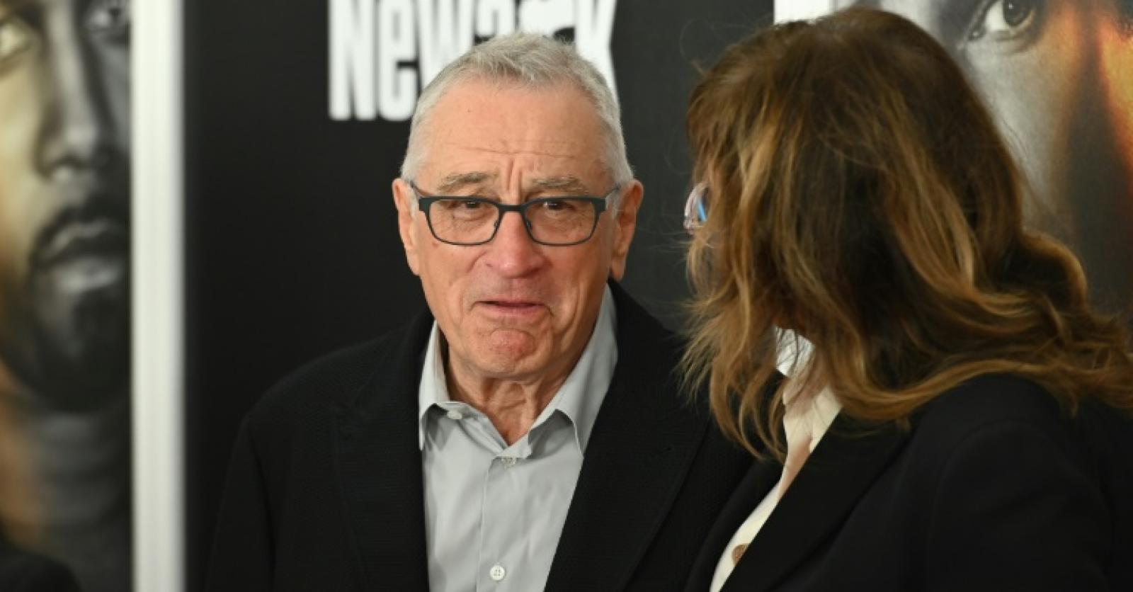 Une cambrioleuse arrêtée sous le sapin de Noël de Robert De Niro