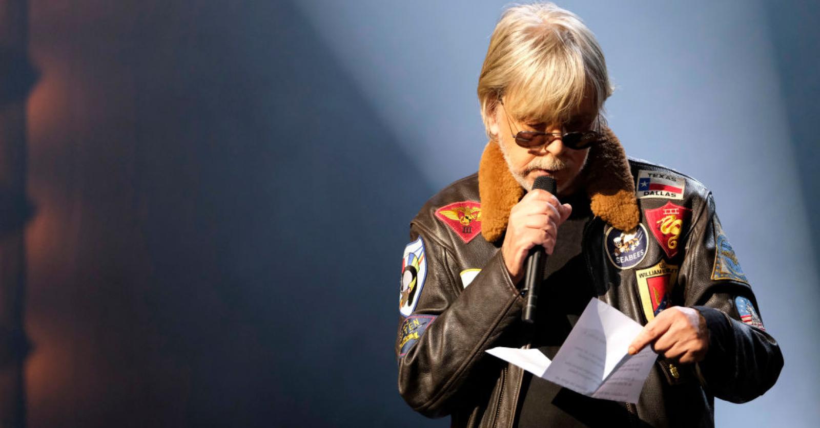 Renaud s'est marié et a dévoilé des photos de la cérémonie