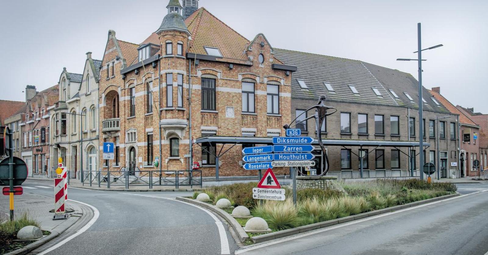 Oud gemeentehuis van Staden ruimt plaats voor flats KW.be