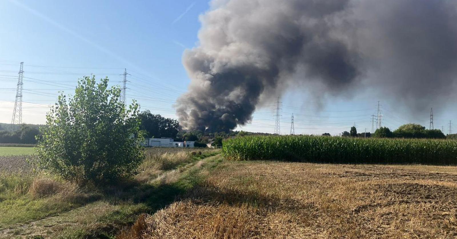 Twee Brandweermannen Lichtgewond Na Uitslaande Brand Bij ...