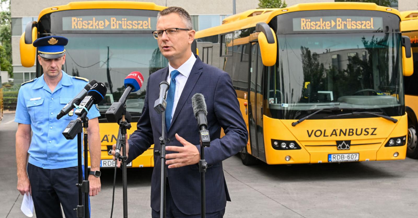 'Asielzoekers voor de politieke bus gooien? Mensen zijn mensen, zelfs