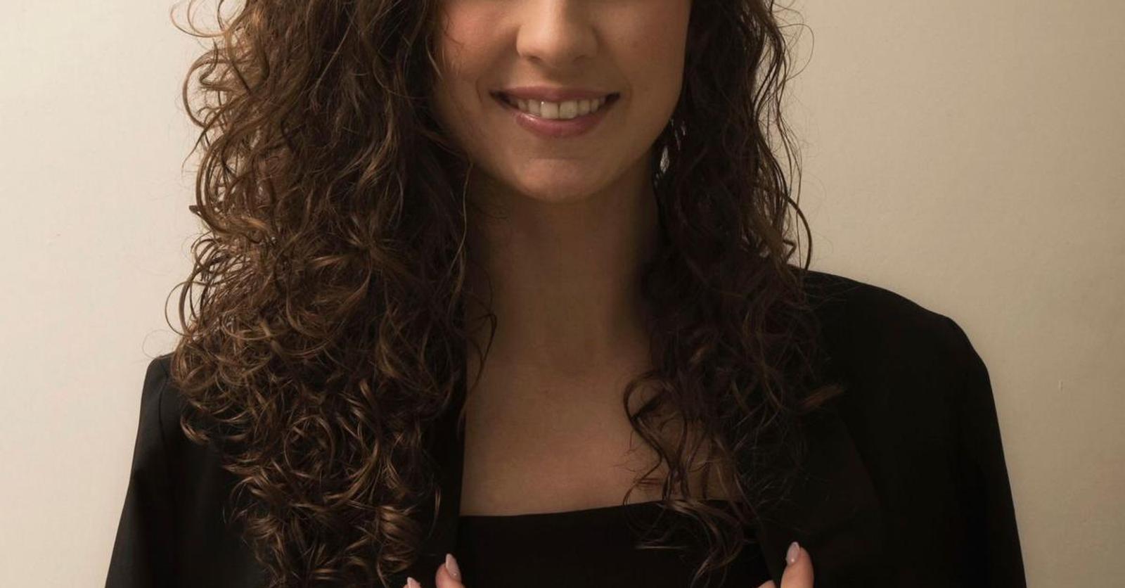 Febe (23) uit Roeselare zingt en danst mee in musical Peter Pan ...
